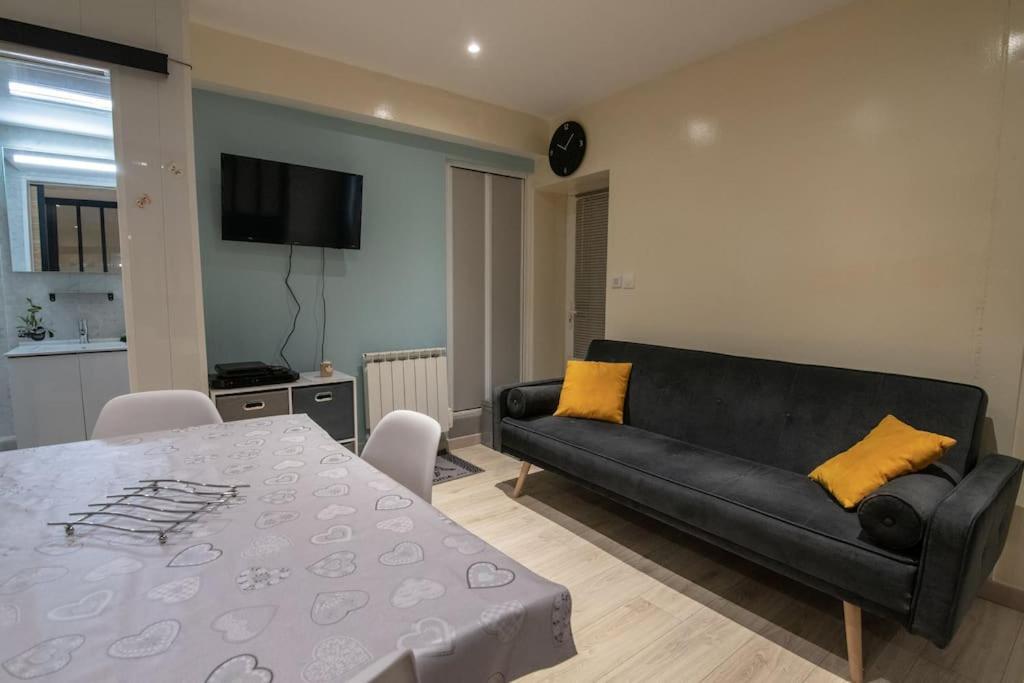 Апартаменты Studio Place De La Barre Le Cosy Макон Экстерьер фото